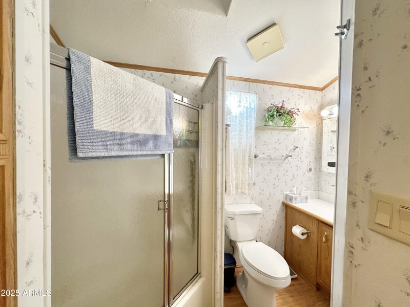 ROOMY BATHROOM