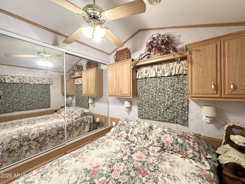 LARGE MIRRORED CLOSET