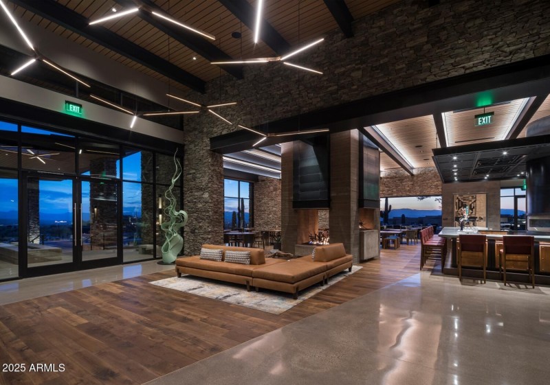 Sereno_Canyon_MHL_Lobby_8189 R