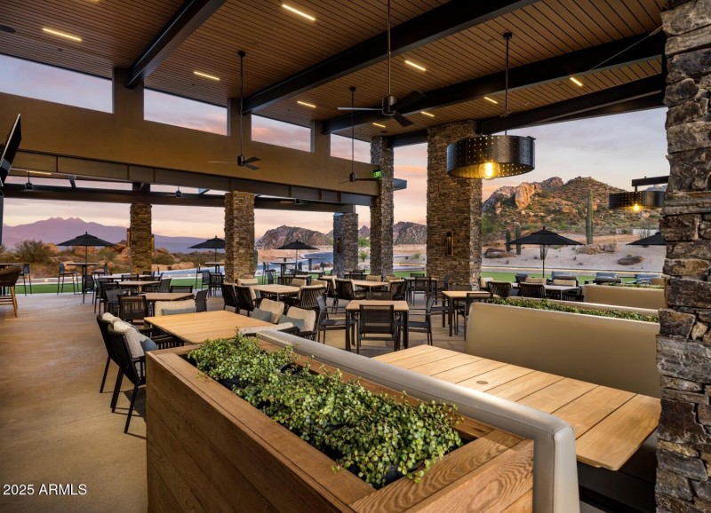 Sereno_Canyon_MHL_Patio_6384 R Outdoor d