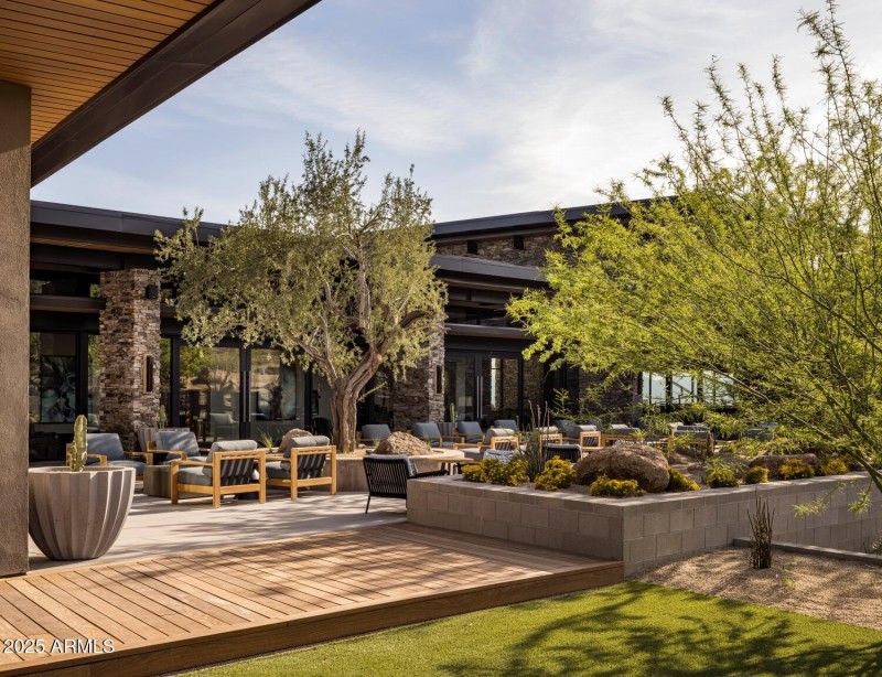 Sereno_Canyon_MHL_Patio_6247 R