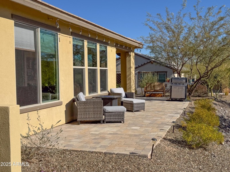 SIDE PATIO