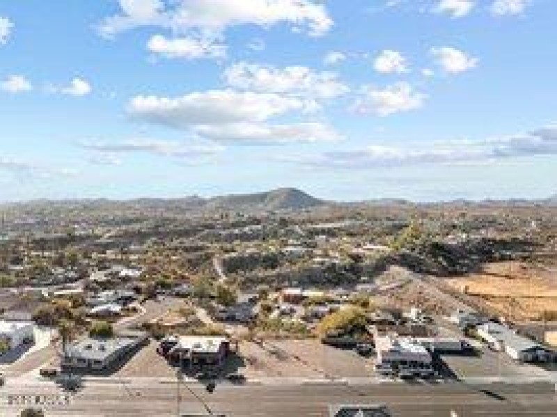 thumbnail-0194482a-a424-706f-ae87-b08916