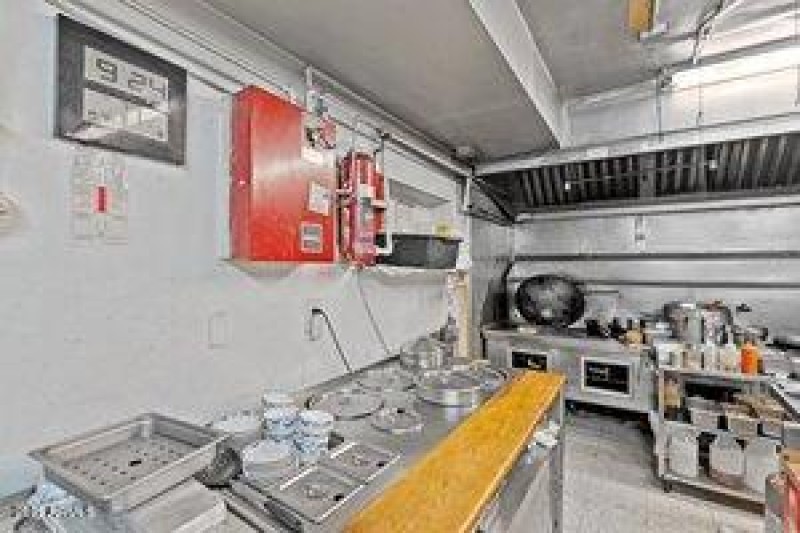 thumbnail-0194482a-a7da-72ba-9cdc-57627e