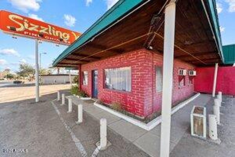 thumbnail-0194482a-a65e-71c0-b5c3-9bd126