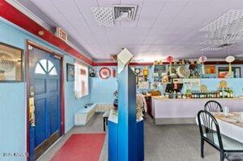 thumbnail-0194482a-a690-737c-905f-7abbe5