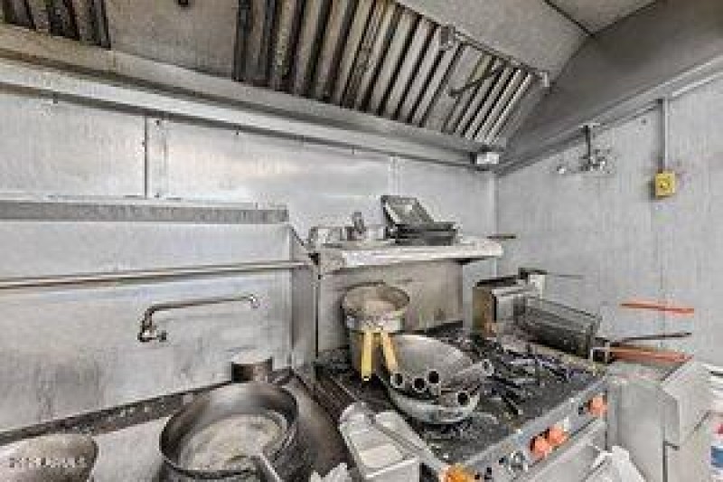 thumbnail-0194482a-a877-7326-99df-d22e59