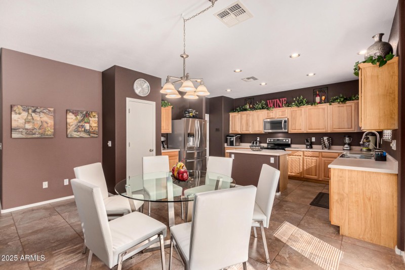11 Kitchen/Dining Room
