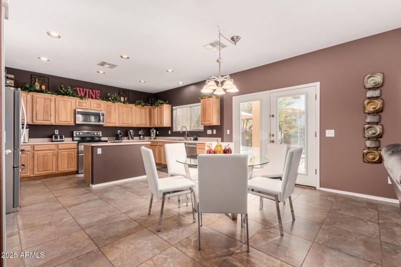 12 Kitchen/Dining Room