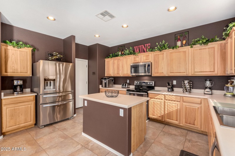 09 Kitchen