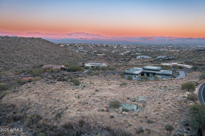 Large buildable site