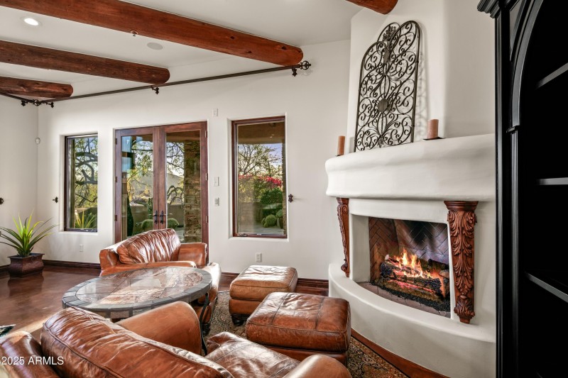 036_Fireplace Ambiance