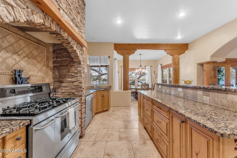 023_35-web-or-mls-35_a736240_429