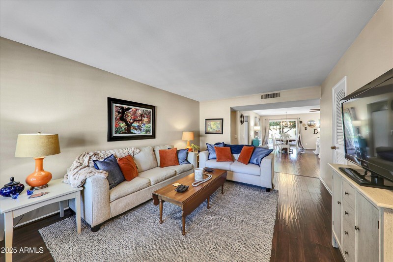 07-10825 W Caron Drive-7