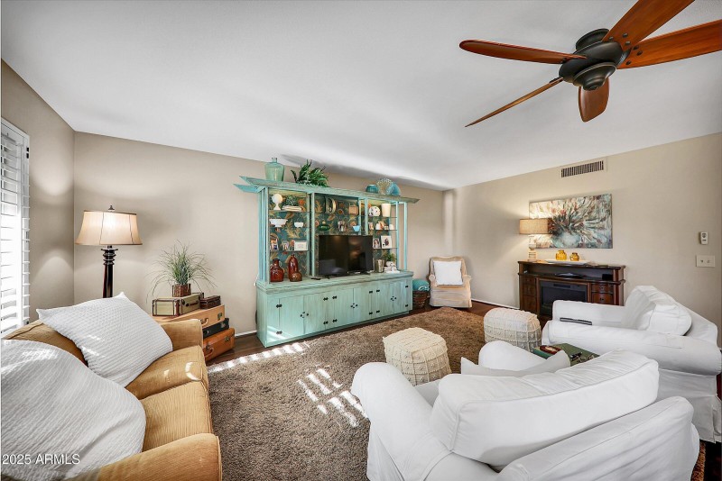 15-10825 W Caron Drive-15