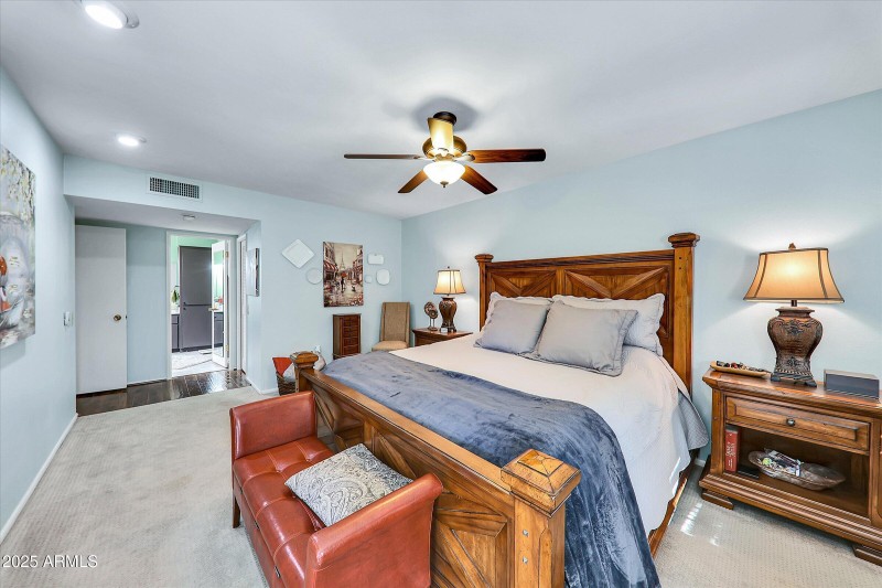 25-10825 W Caron Drive-25