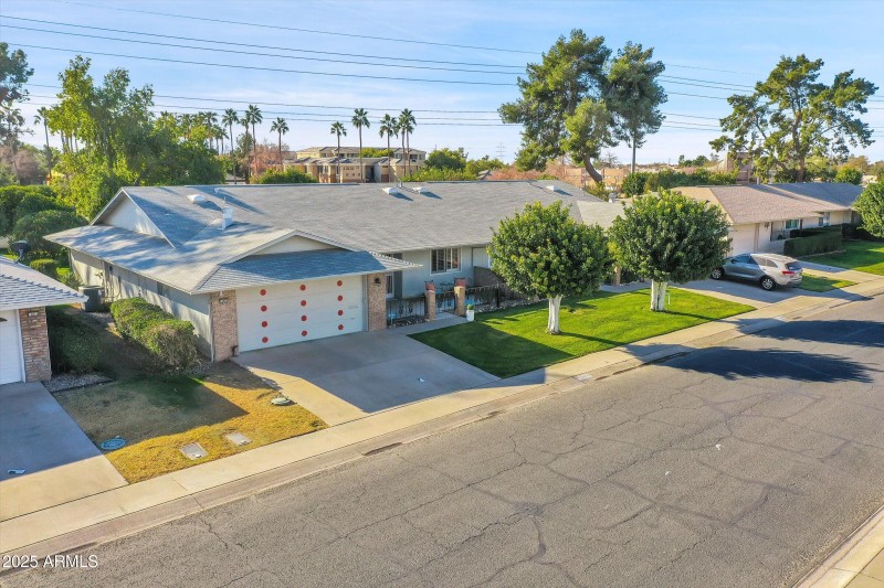 44-10825 W Caron Drive-44