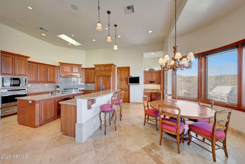 Eat In Kitchen