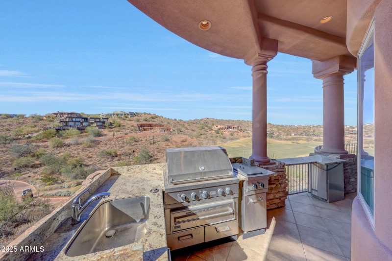 Outdoor Kitchen