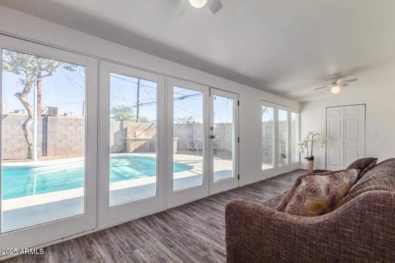 e0474191-2a49-456e-b79a-1ff88ba97583