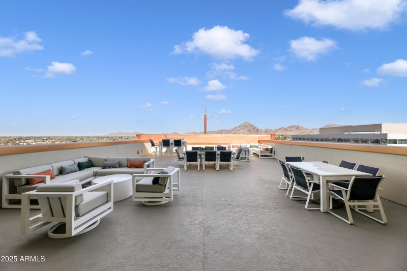 NORTH ROOFTOP