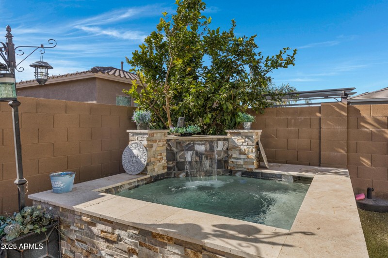 369 W Glacier Bay Dr-40