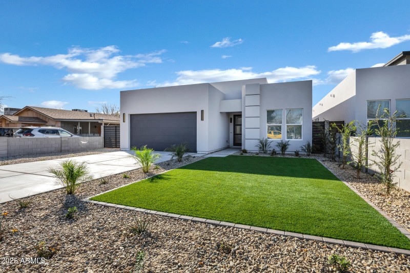Beautiful Curb Appeal!