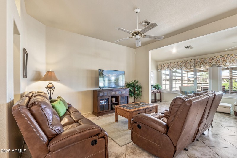 12_15220_W_Blue_Verde12_mls