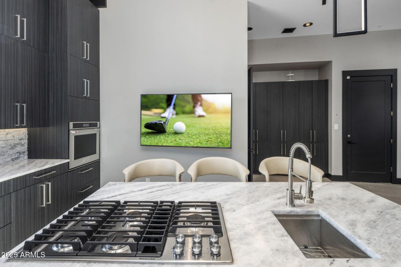 6-web-or-mls-HUB00410