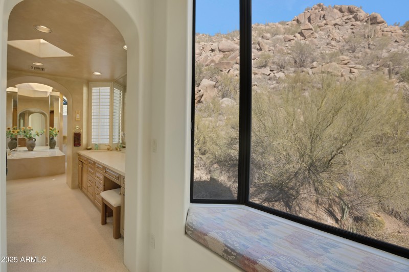Primary bath entry