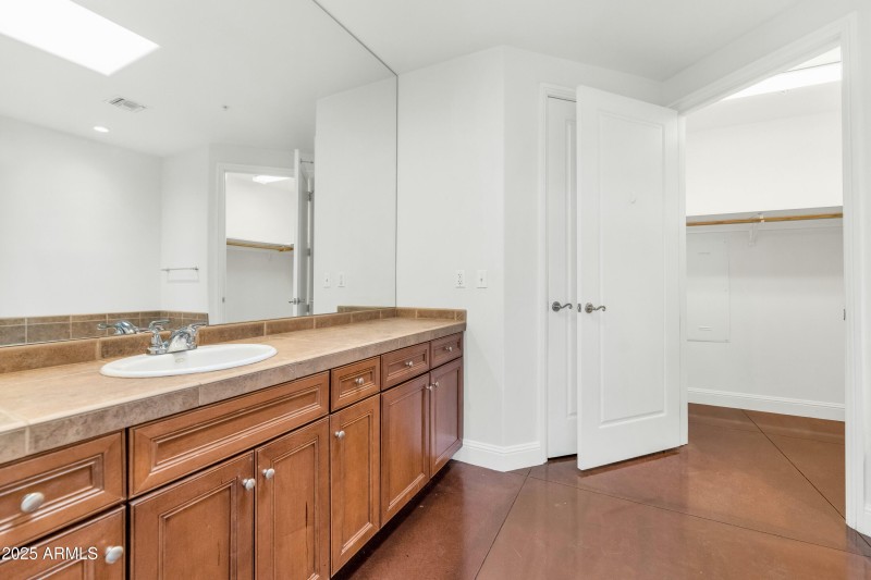 3801 N Goldwater Blvd-print-016-006-TOD2