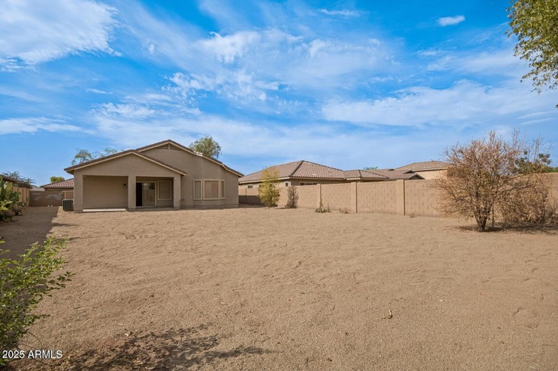 Casa Grande over sized backyard