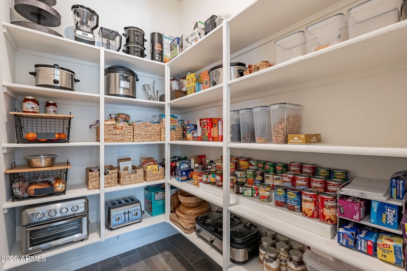 Walk in Pantry