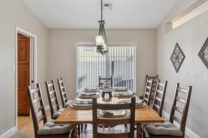 11-web-or-mls-4002-w-questa-dr