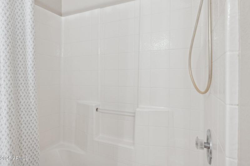 28-web-or-mls-4002-w-questa-dr