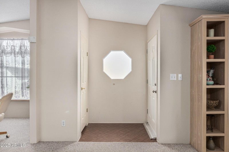 Entry Alcove w/Coat Closet