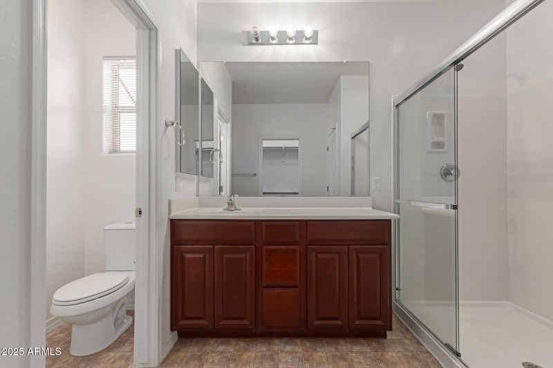 16 Master Bathroom