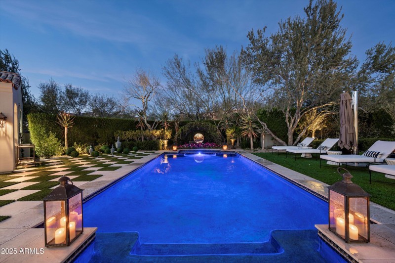 Pool Twilight