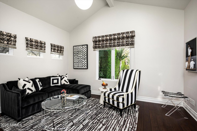 Guest House Living