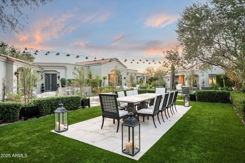 Outdoor Dining in. Gardens