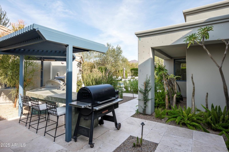 Outdoor Kitchen Area