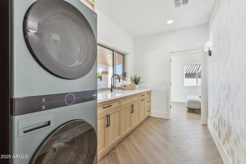 Stylish stackable laundry units