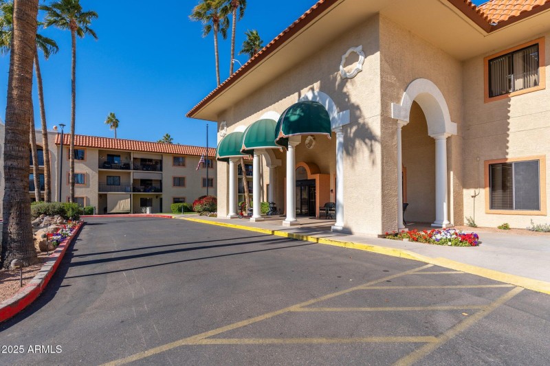 10330 W Thunderbird Blvd APT C119 - 38