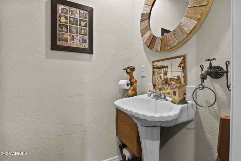 1/2 bath main floor