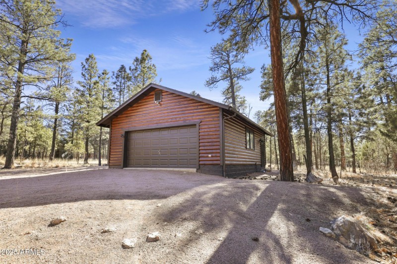 detached garage