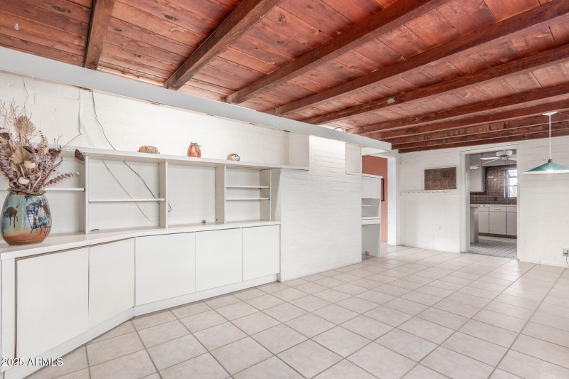 2107 N Campo Allegre Dr