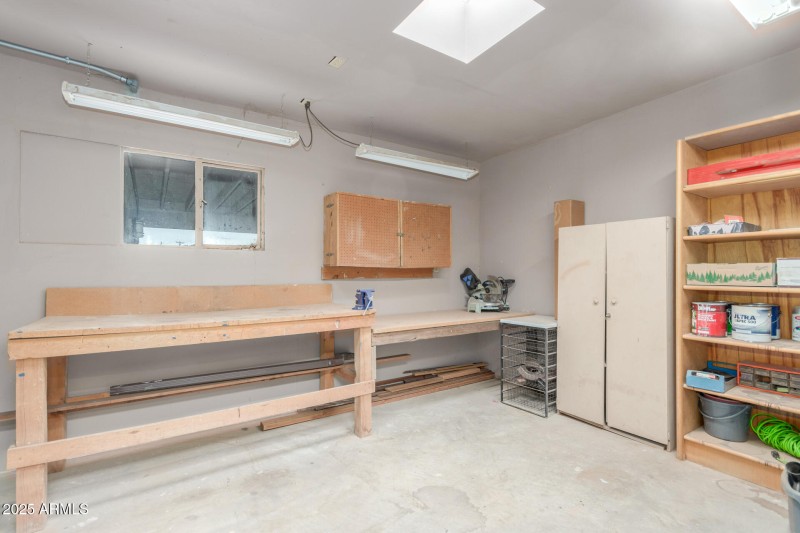 2107 N Campo Allegre Dr