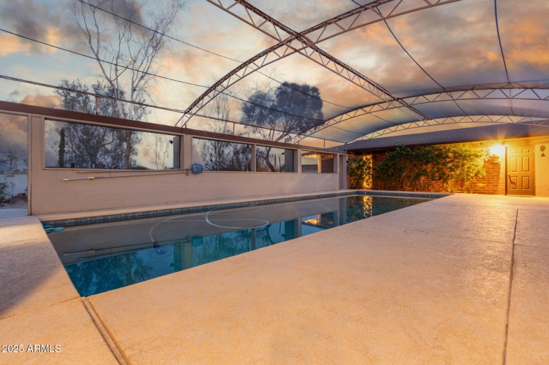 2107 N Campo Allegre Dr