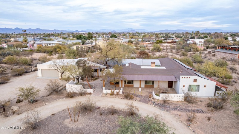 2107 N Campo Allegre Dr