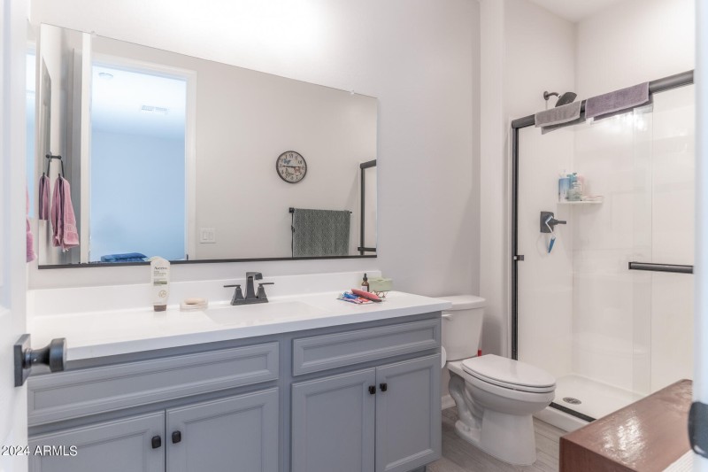 Bedroom 2 En Suite Bath